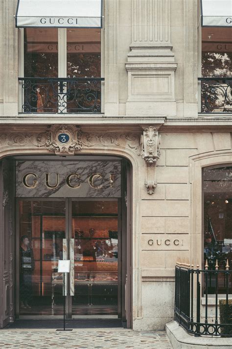 gucci avenue montaigne|avenue montaigne.